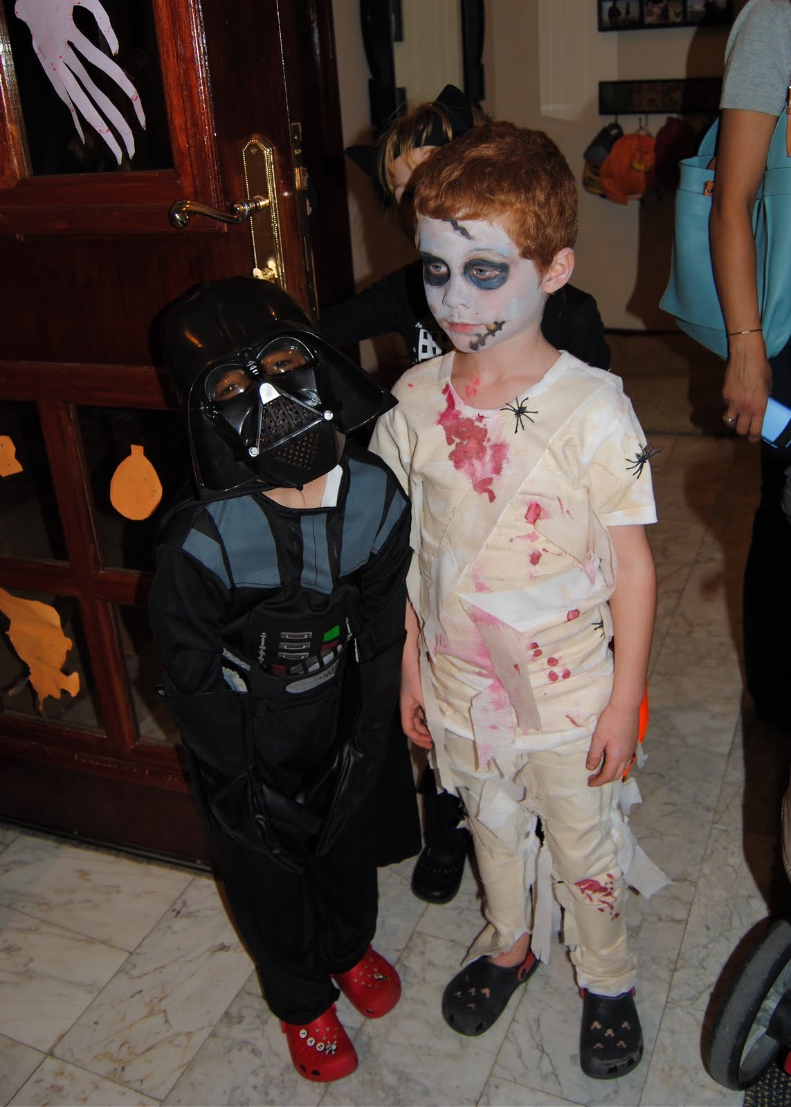 FarFar Away Flusches Halloween (Bahrain Style!)