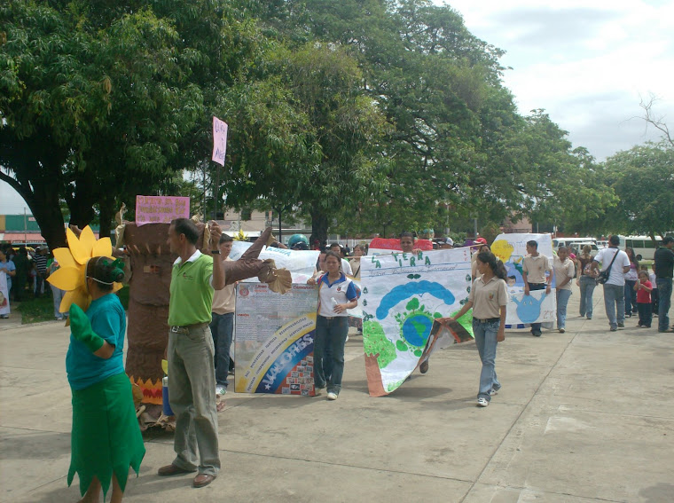 Estudiantes del Liceo Bolivariano Camoruco