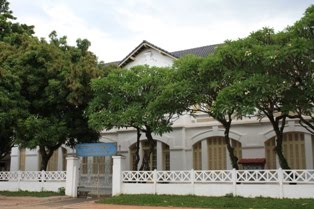 [16-National+Library+and+Villas.JPG]