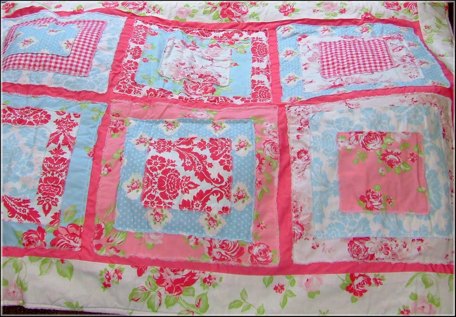 Scatter Sunshine Ragged Edge Quilt