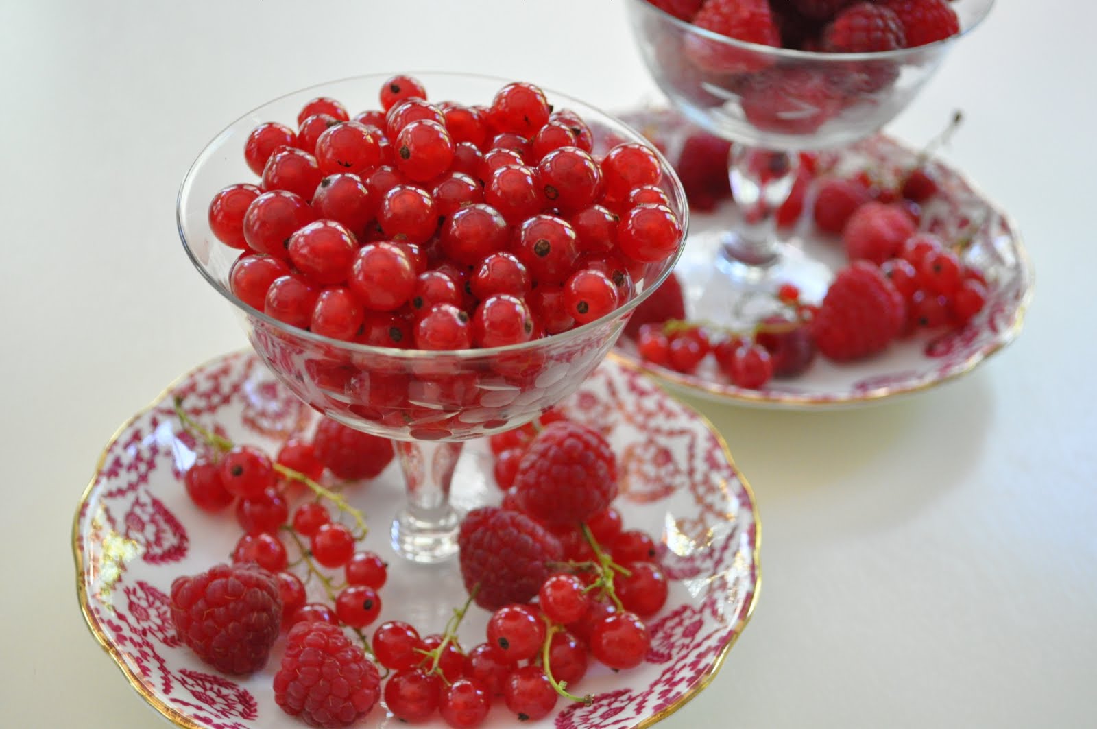 Kneading My Dream: Raspberry and Red Currant Crumble Tart