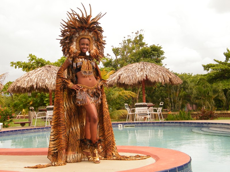 "Wuri Magadietu", a new national costume for Miss Universo Honduras