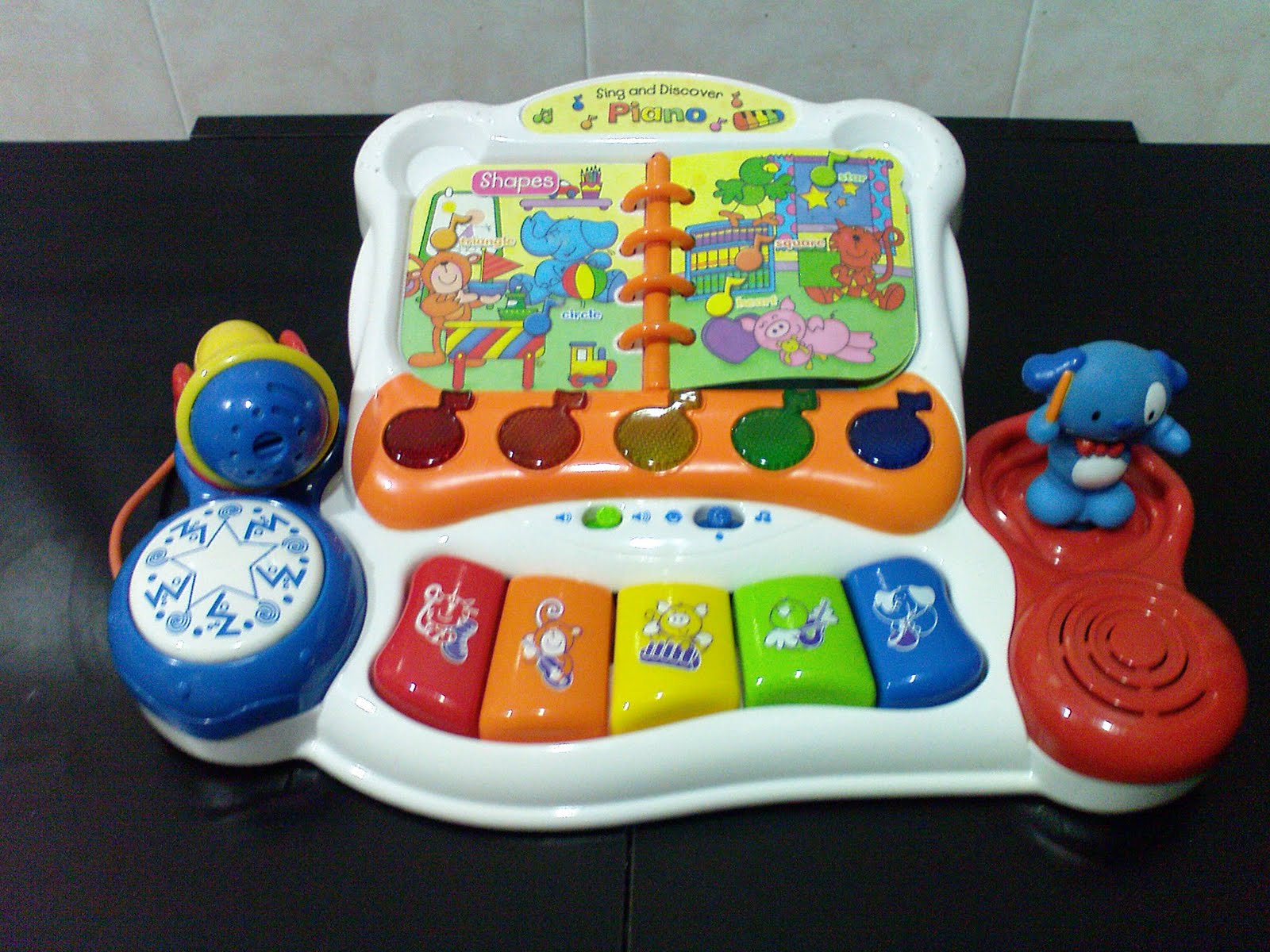 The Pinky Shop: Vtech Sing & Discover Piano