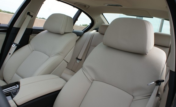 2011 BMW 528i Car Seat View