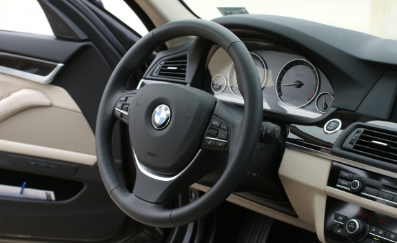 Hydra Car Pictures: 2011 BMW 528i Car Gallery