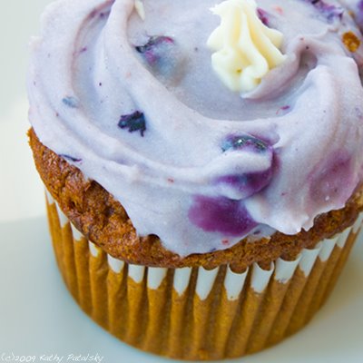 [babycakes-cupcake-blueberry-400-1.jpg]