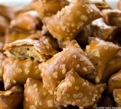 [pb-pretzels-trader-joes-400-2.jpg]