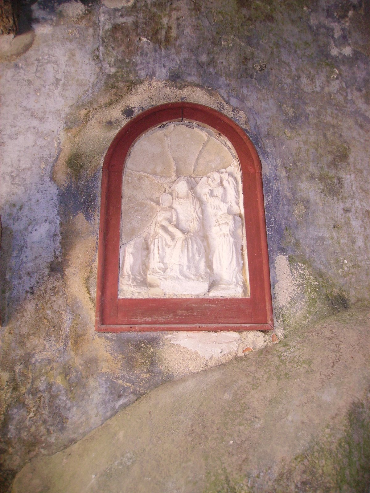 [Capuchos-entrada-VirgemeMenino.JPG]