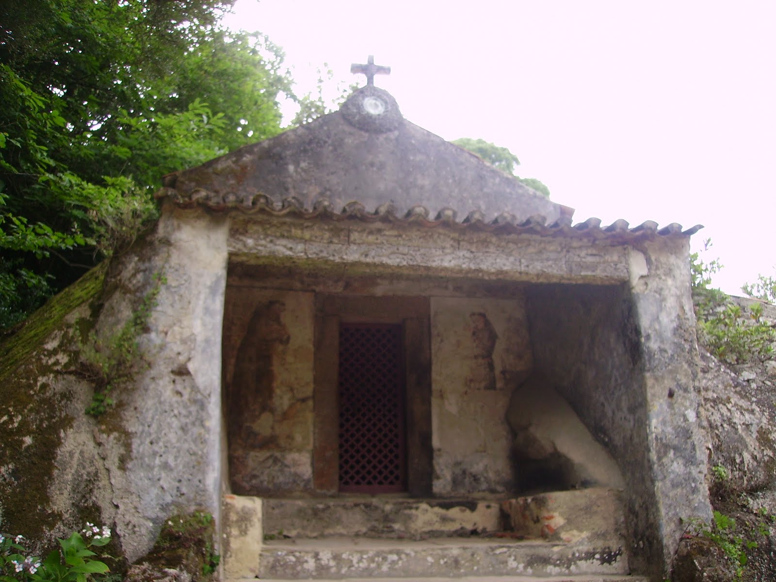 [Capuchos-ErmidaSenhornoHorto.JPG]