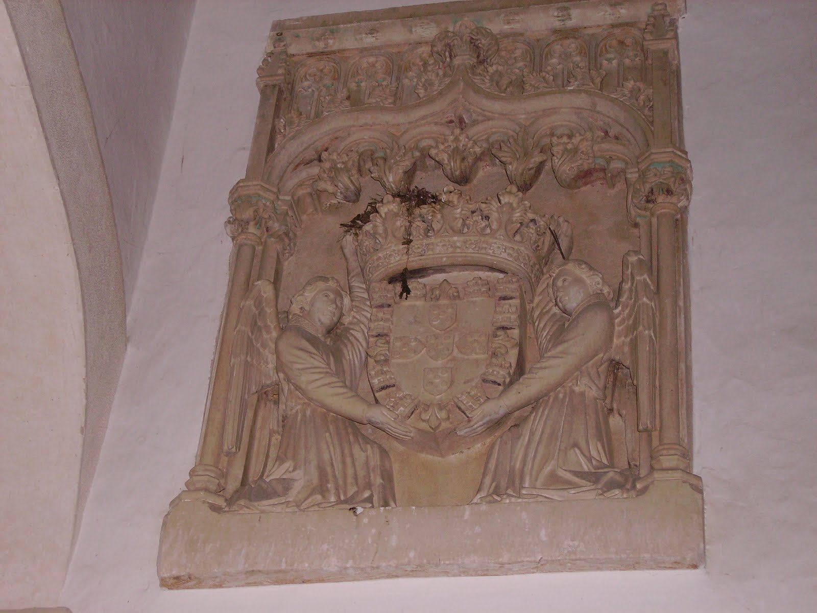 [armasdeportugaleanjos-conventodovaratojo.JPG]