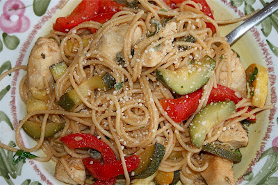 Spaghetti with Chicken and Vegetables in Lemon Sauce