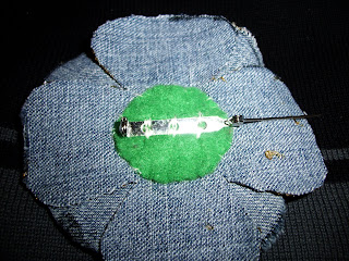 CRAFTS AND CREATIONS WITH KMOM14: Glittery Jeans Flower