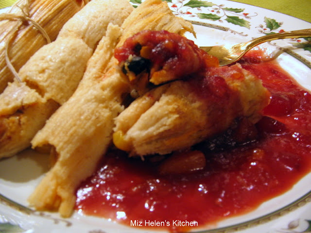 Christmas Eve Tamales Tutorial at Miz Helen's Country Cottage