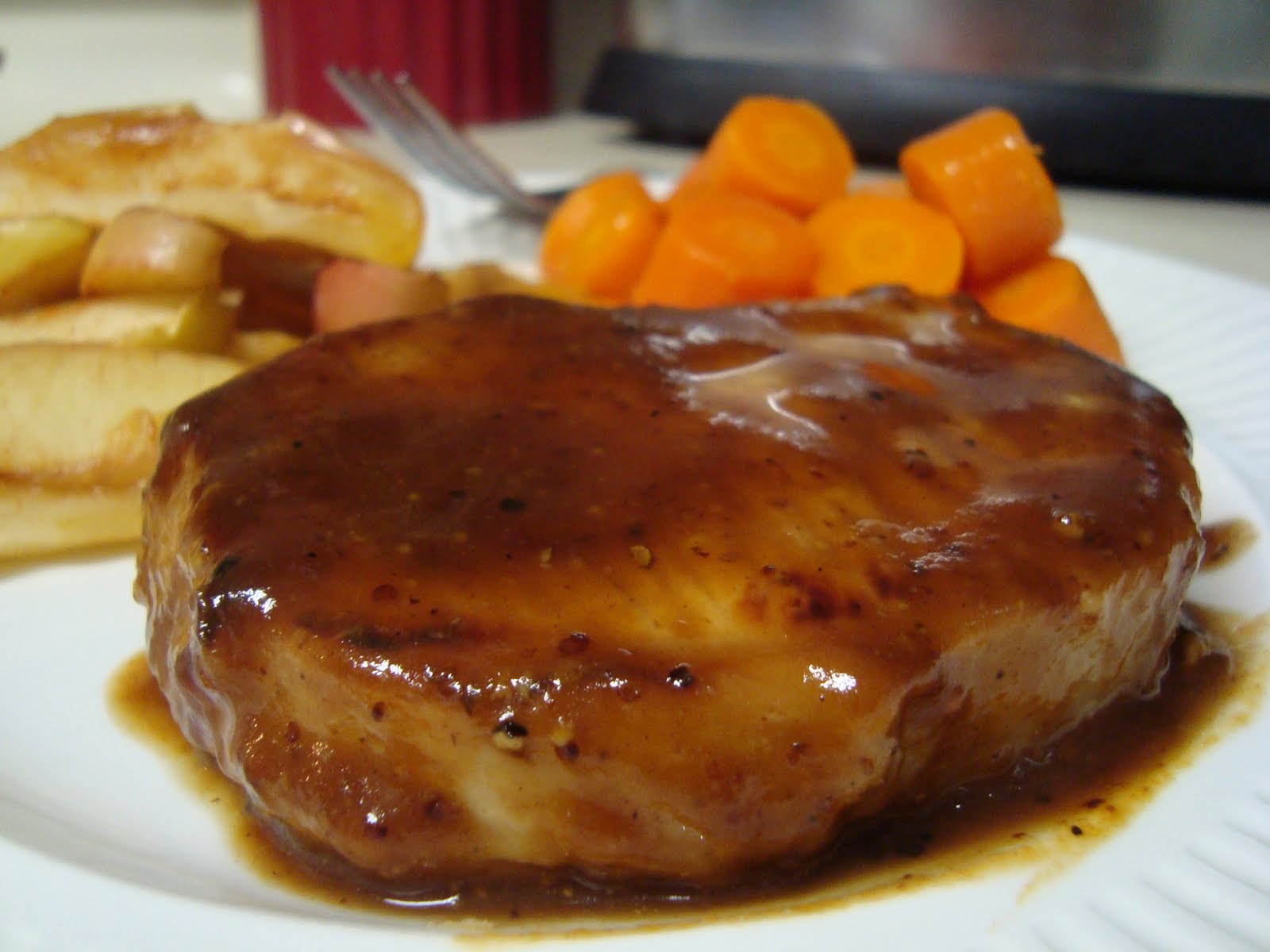 EAt iT uP Pork Chops with MapleApple Glaze