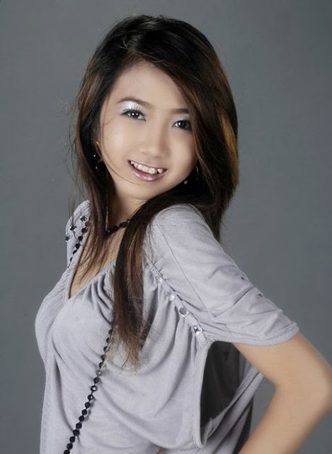 Myanmar Cute Teenage Model Girl Mechi Ko