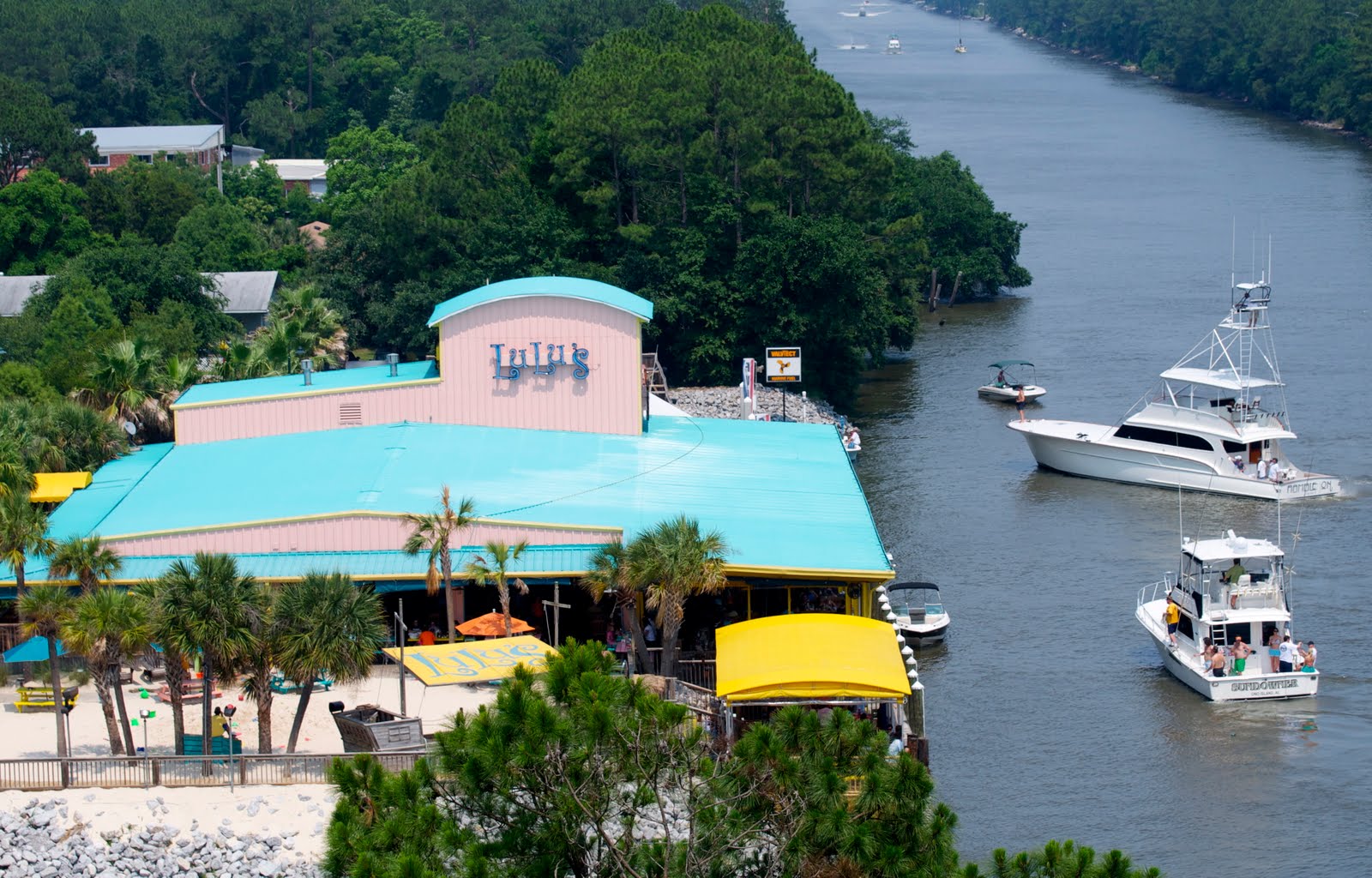 Jimmy Buffett's sister's restaurant in Gulf Shores,Alabama