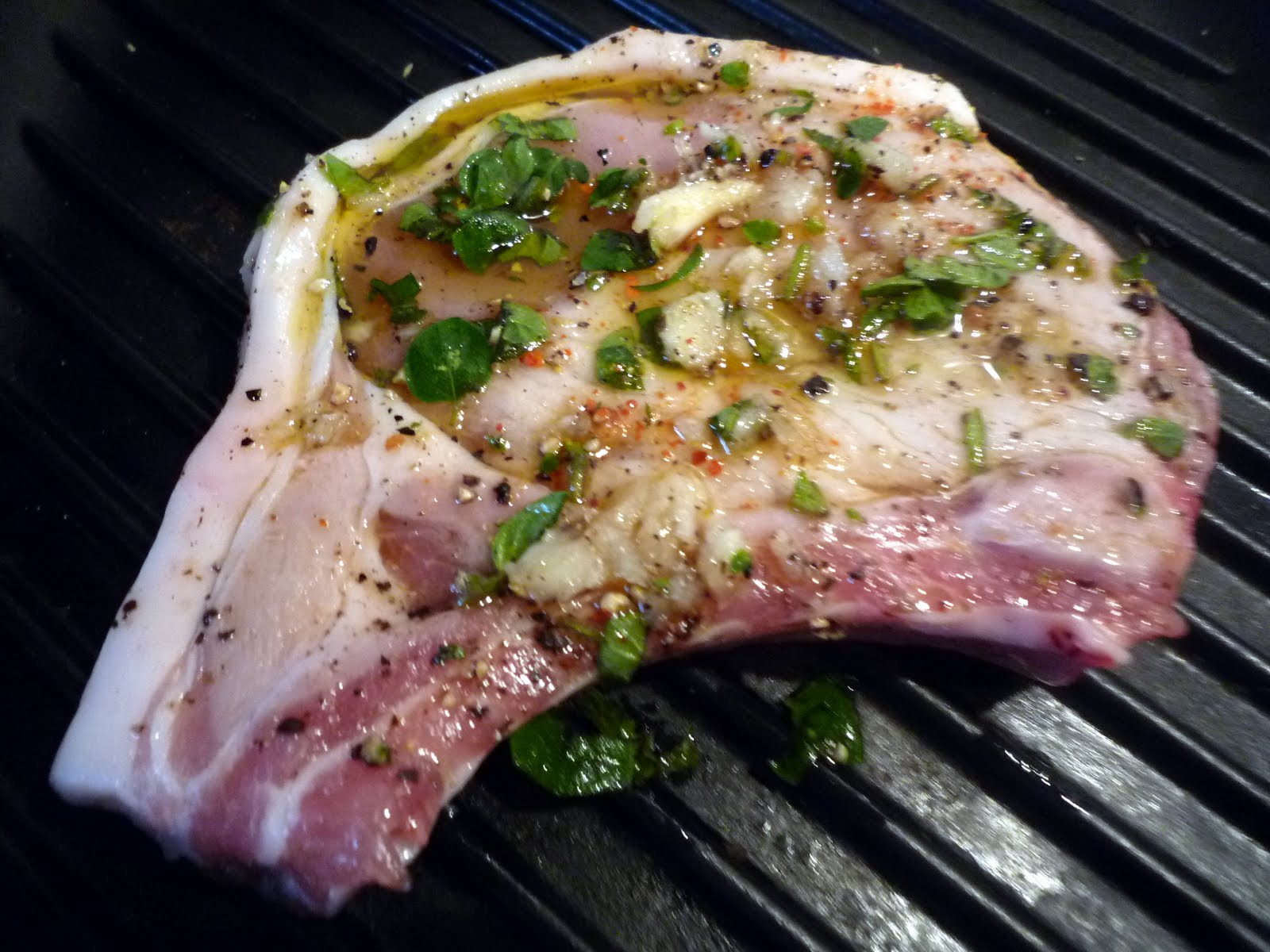 Bolli&amp;#39;s Kitchen: Côtelette de porc grillée - Gegrilltes Schweinekotelett