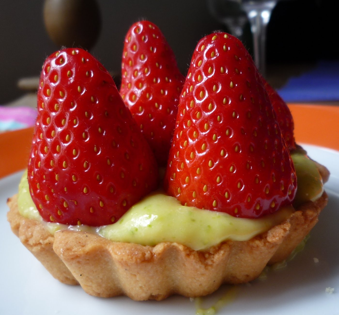 Bolli&amp;#39;s Kitchen: Tartelettes pistachées aux fraises - Kleine Pistazien ...