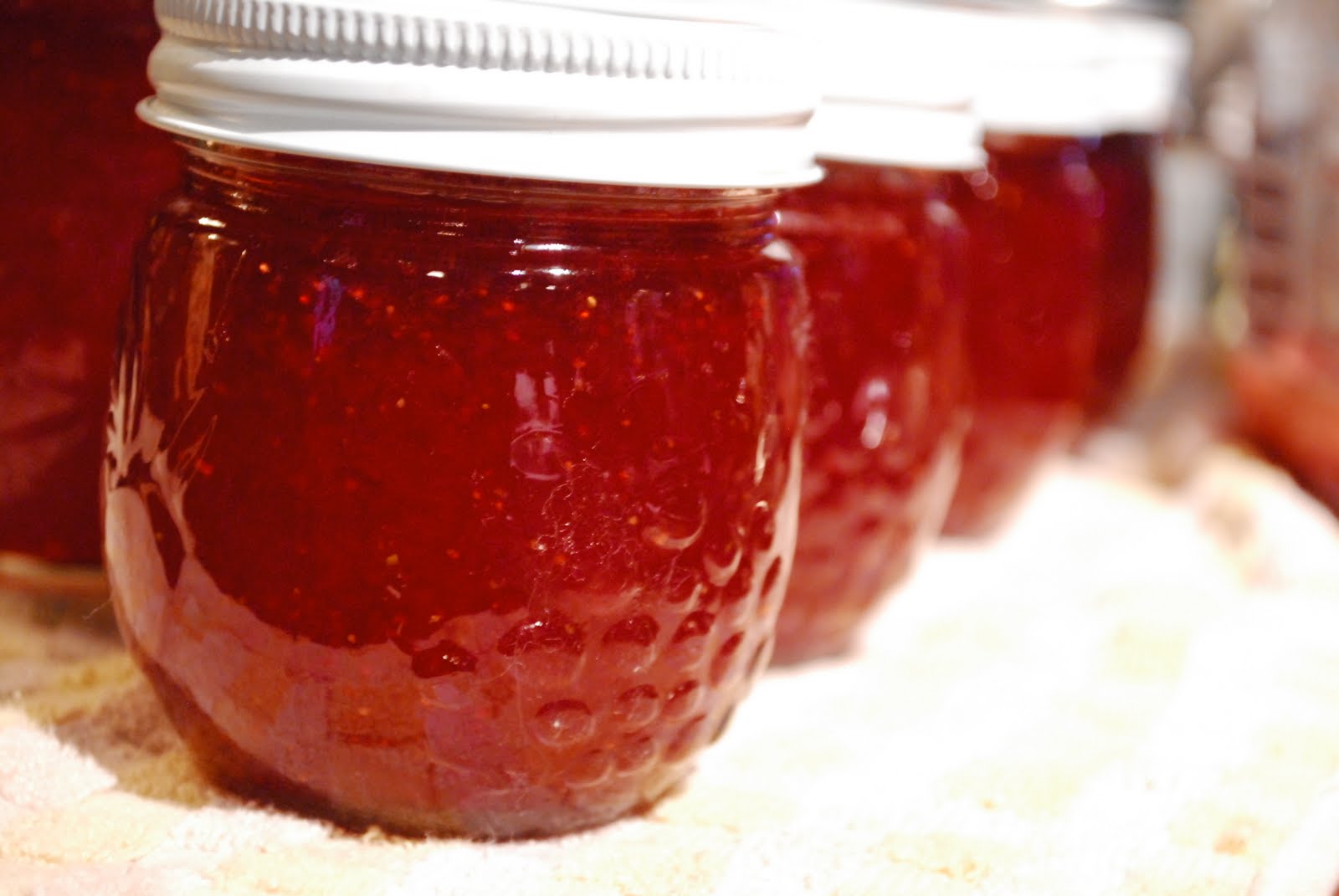 How To Make Homemade Strawberry Jam Two Lucky Spoons