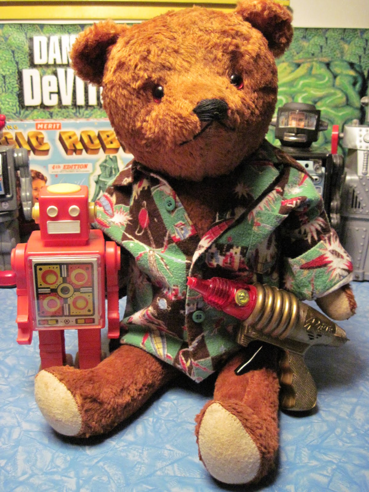 [bear+in+space+jammies.JPG]