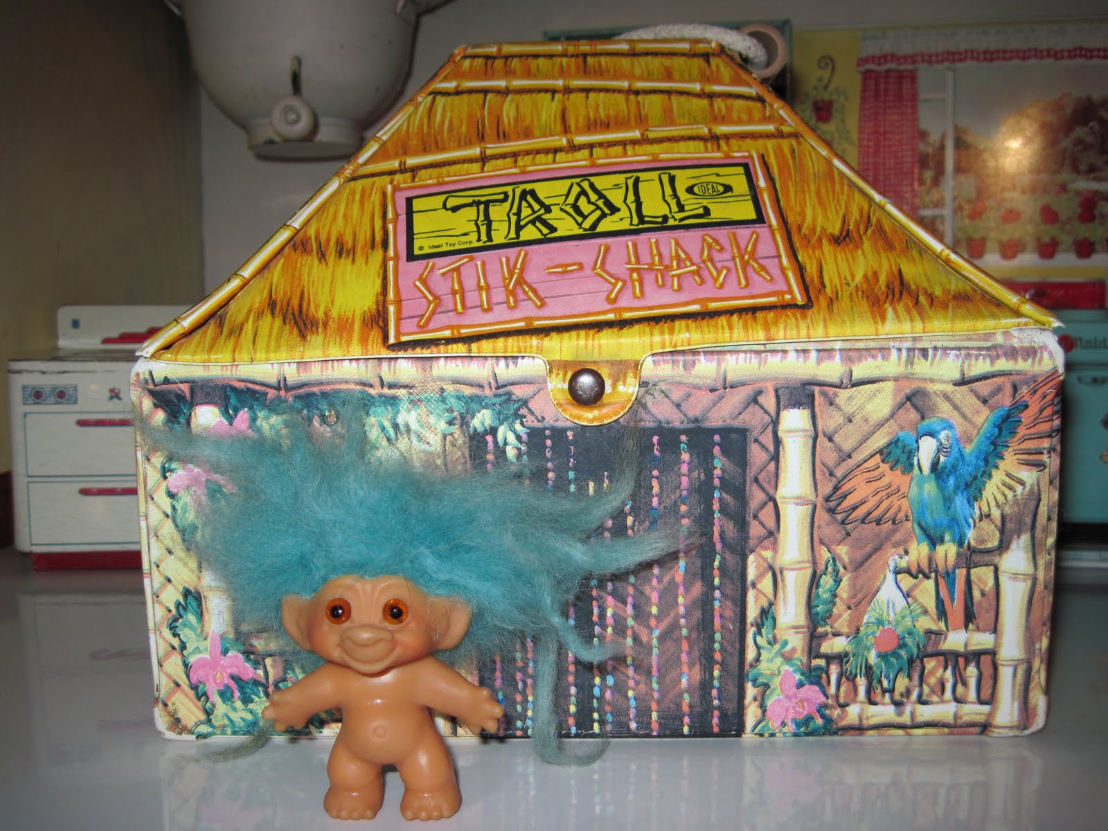 [troll+stik+shack.JPG]