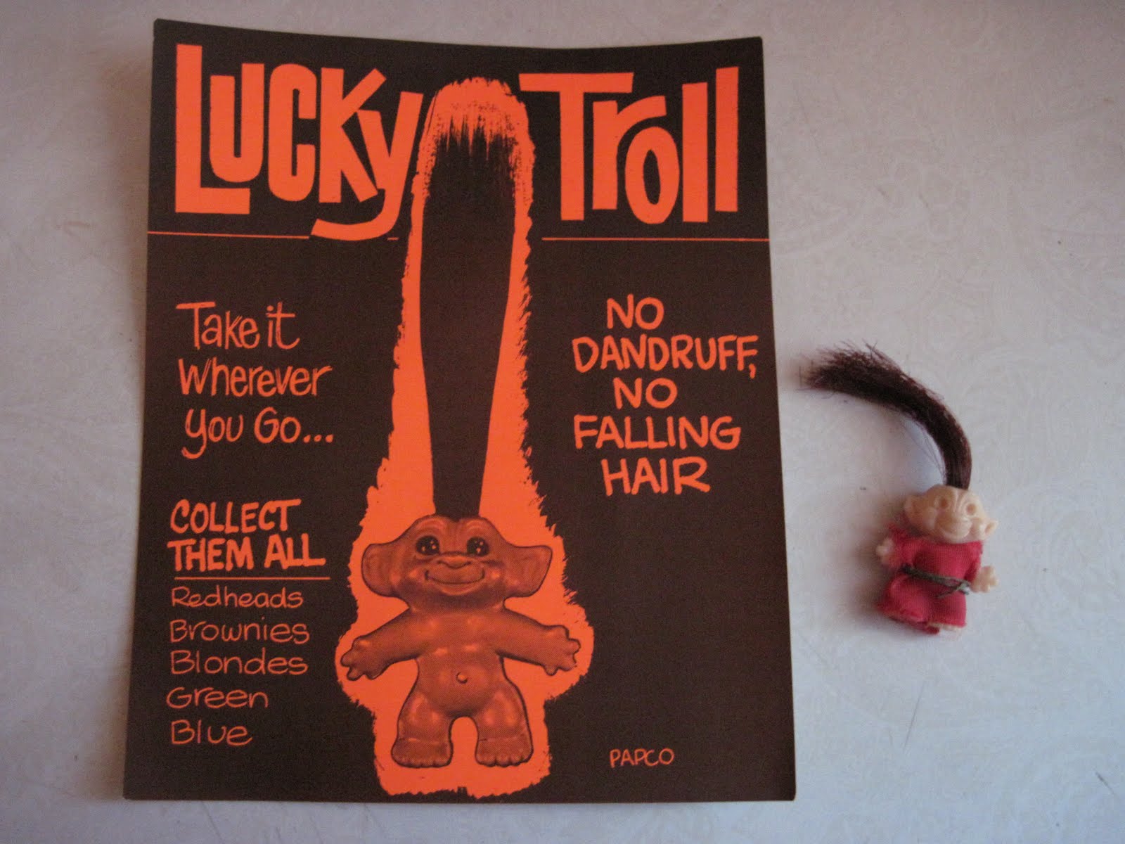 [gumball+troll+with+sign.JPG]