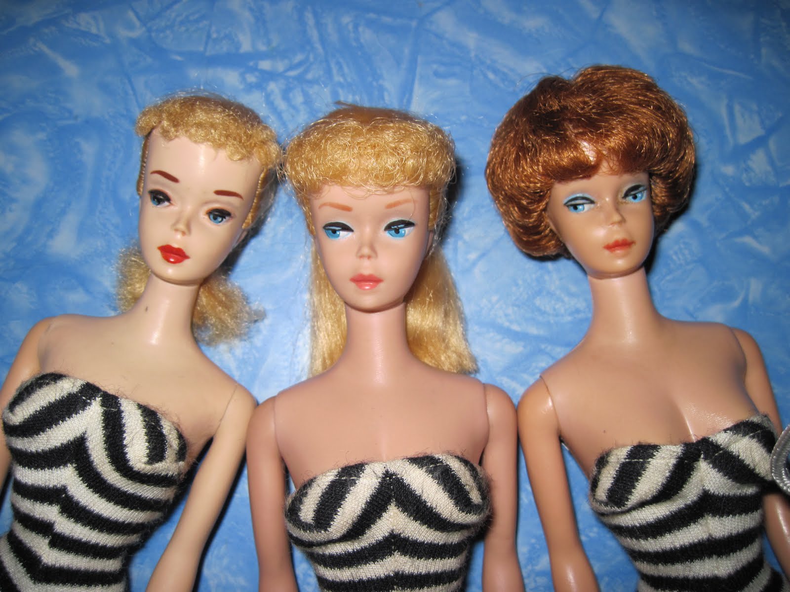 [3+barbies.JPG]