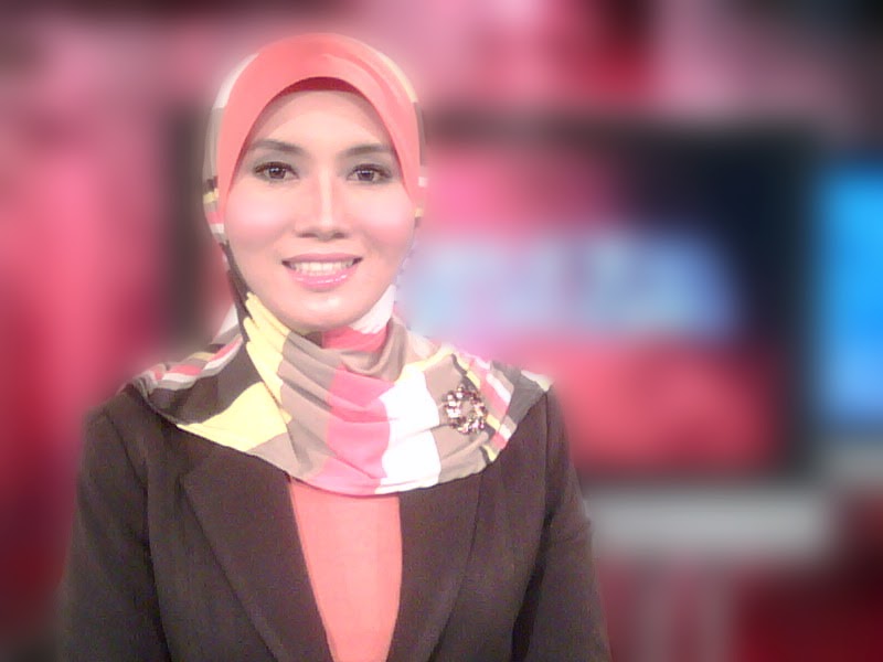 DeZahra Fashion: Ayunya Azliyanti pembaca berita TV3 memakai tudung