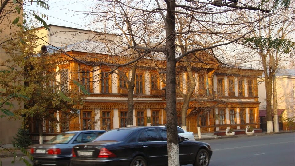 Yedigin, içtigin senin olsun. Elmanın atası