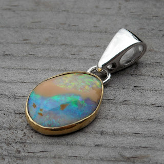 opal pendant gold