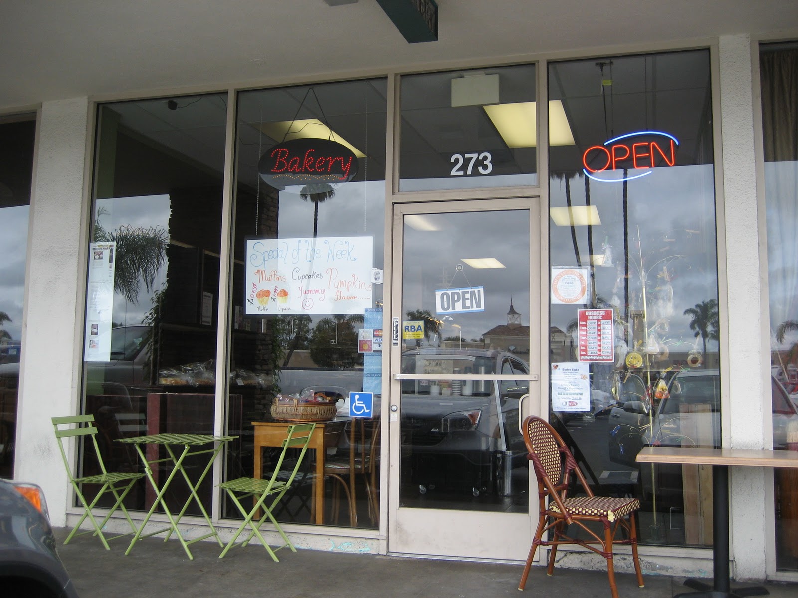 I'd Rather Be Eating French's Cupcake Bakery Costa Mesa, CA