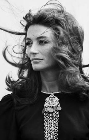 [_Anouk_Aimee_1167162030122668.gif]
