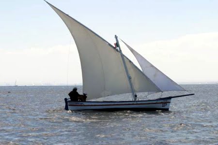 [barca+vela+una+pers.jpg]