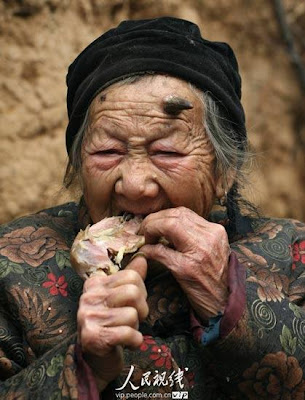 anciana-crece-cuernos-negro-protuberancia-china-zhang-ruifang