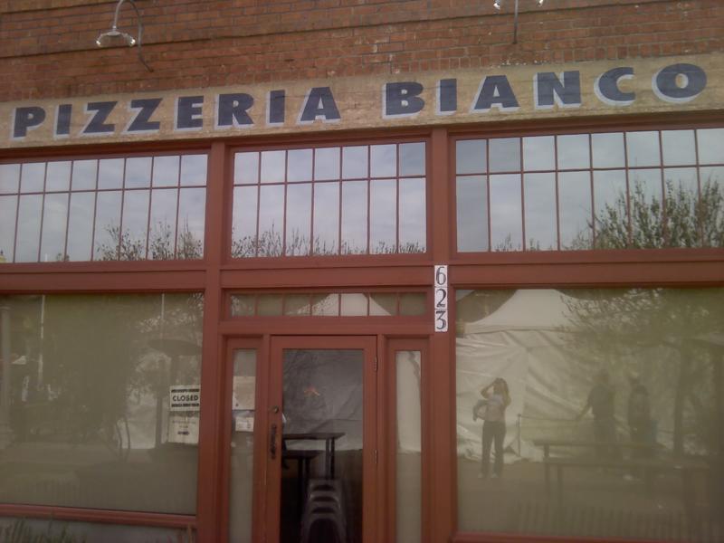 Tiscar's Place. Pizzeria Bianco.