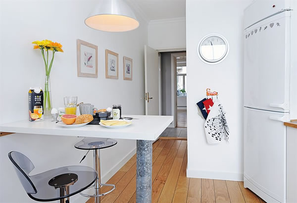 [Swedish-Apartment-Renovated-With-Modern-Interiors-10.jpg]