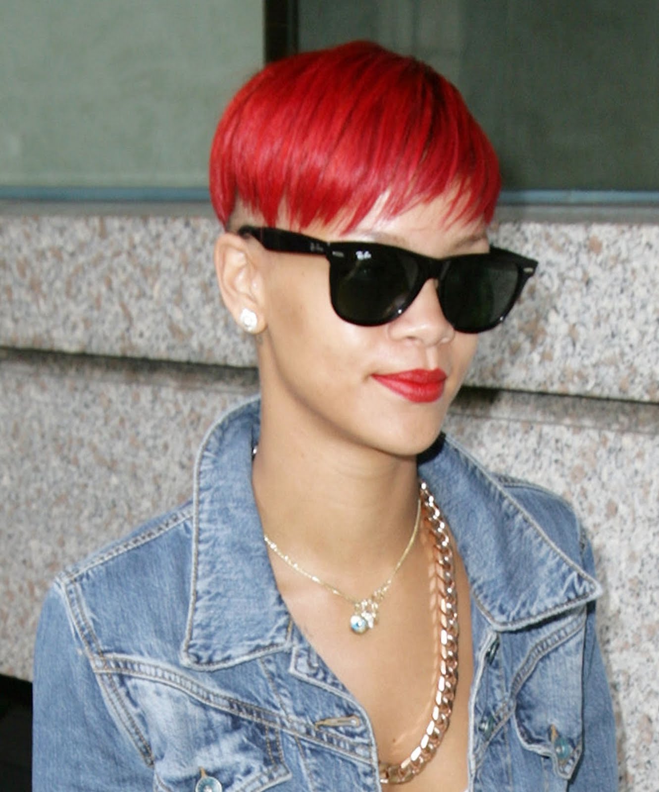 Makeup Womens Shopping 2010 Rihanna Red Hair