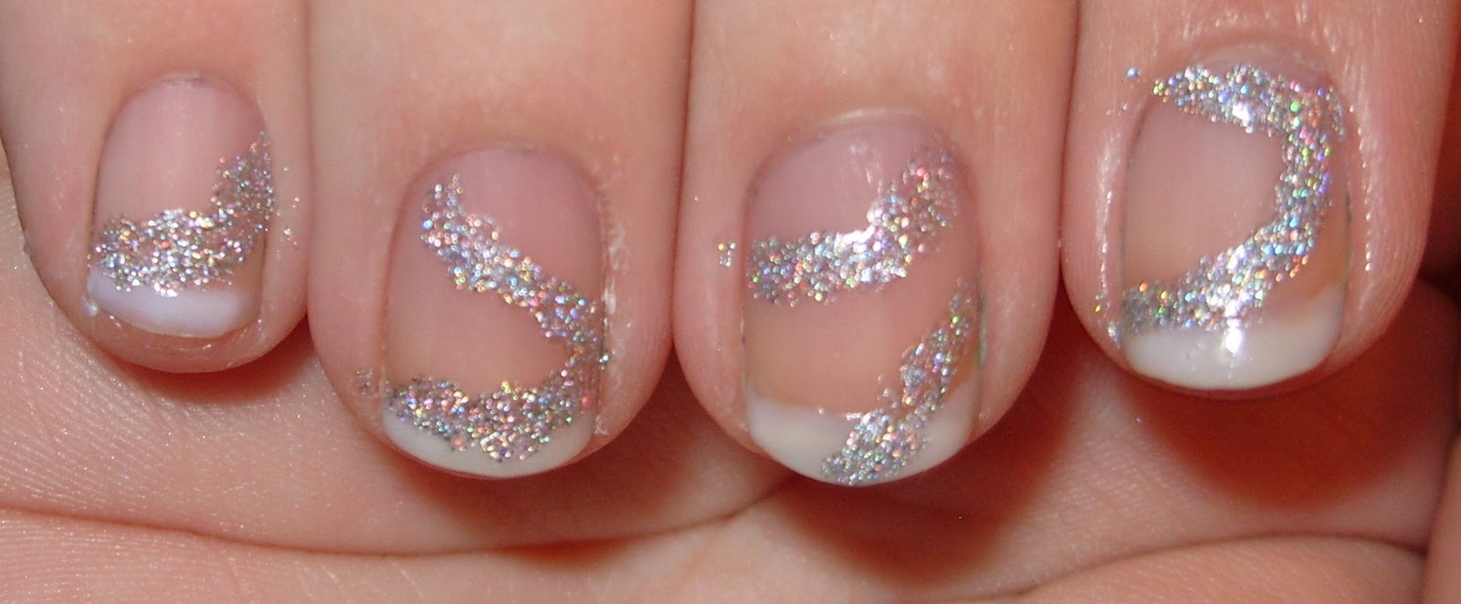 sharihearts Christmas Tinsel Nail Art