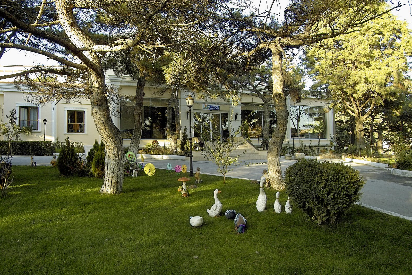 [gural_harlek_otel.jpg]