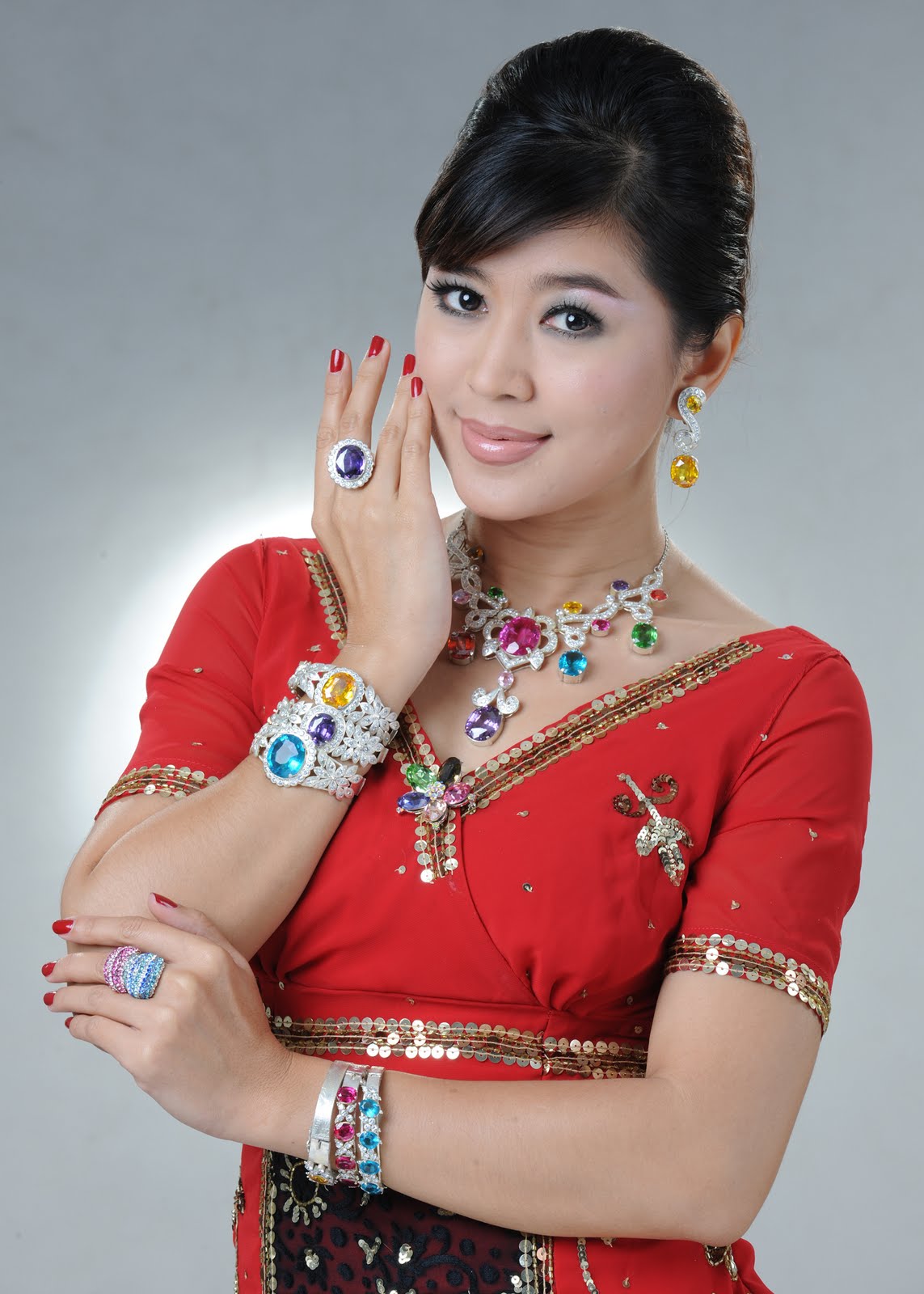 Myanmar Sexy Girls: Myanmar Celebrities Vs Jewelry