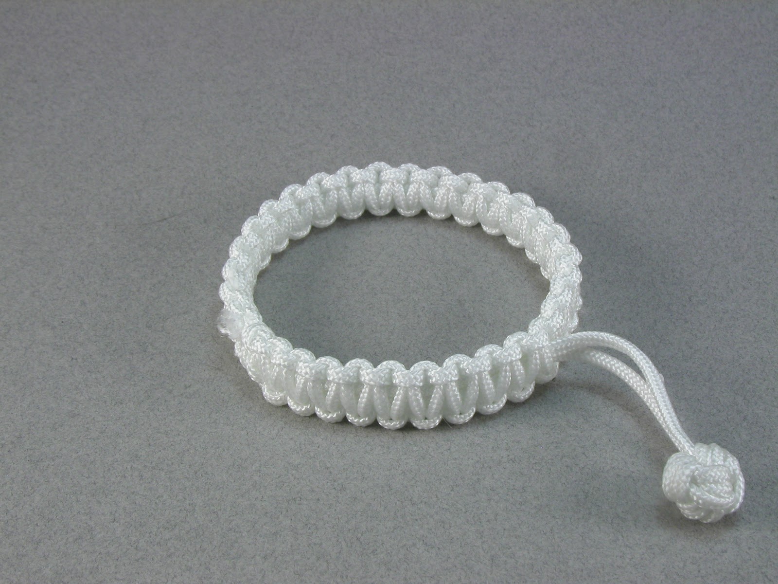 Knots and fiber bracelets Square knot macrame rope bracelet with zip