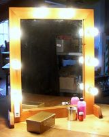 [whitebox3_makeup_mirror.jpg]