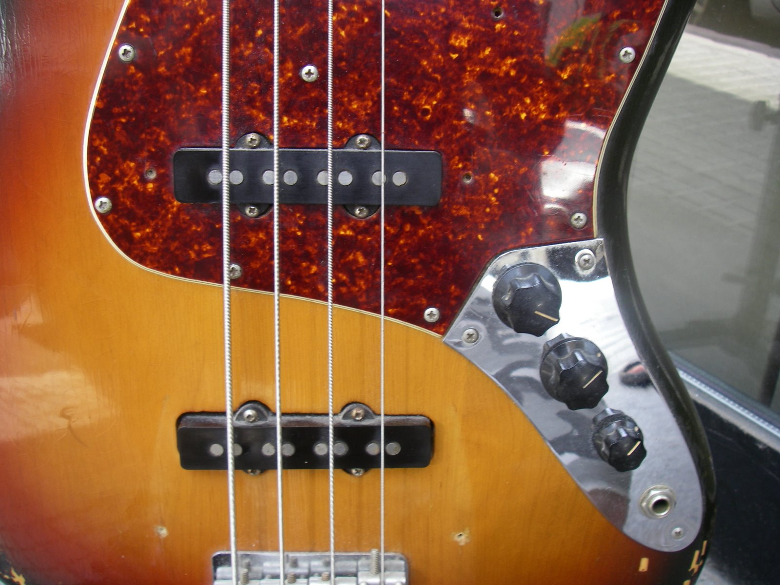 [fender.jazz.bass.fretless.IMGP5955.JPG]