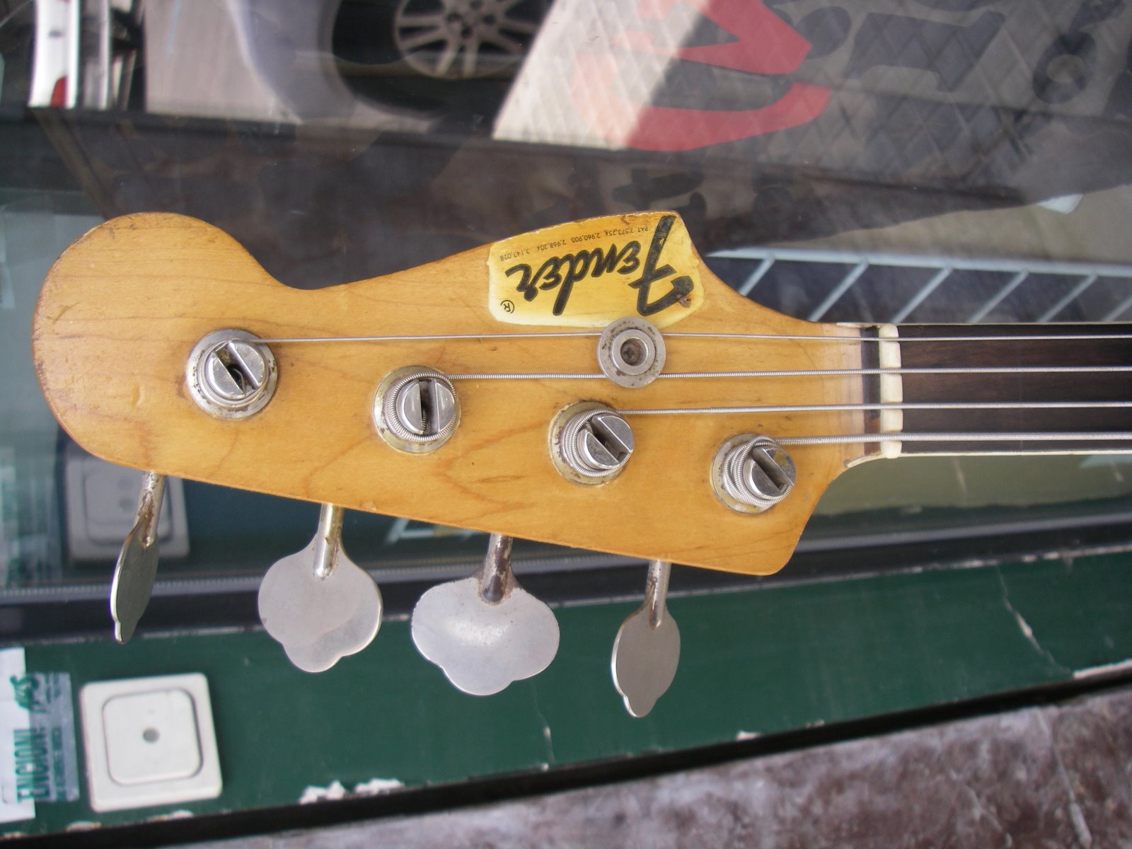 [fender.jazz.bass.fretless.IMGP5955+(1).JPG]
