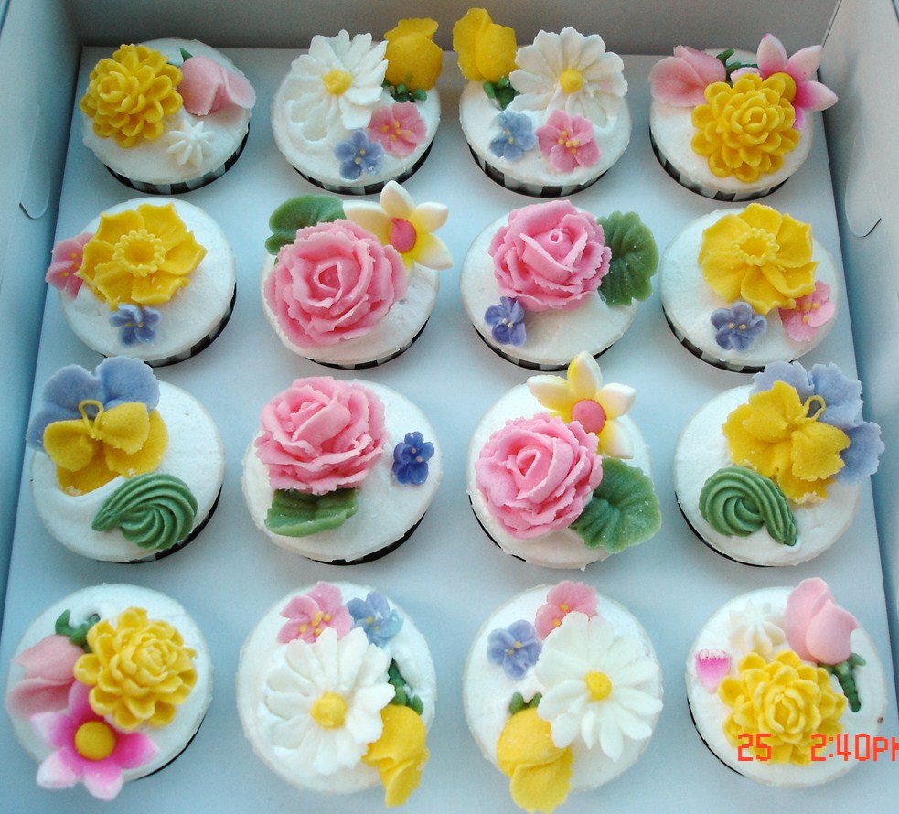 De Starry Cupcakes FLOWERFLOWER CUPCAKES