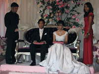 Ahmad and Gwen at the pelamin
