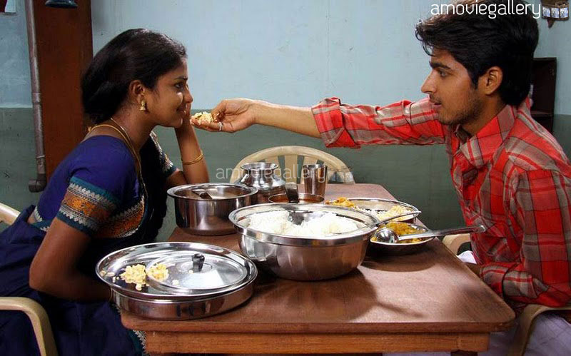 Sindhu Samaveli Movie Stills, Sindhu Samaveli Movie Gallery, Sindhu