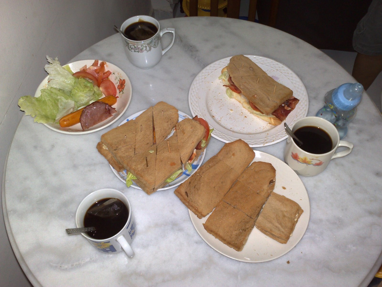 [MixedBreadBreakfast_01.jpg]