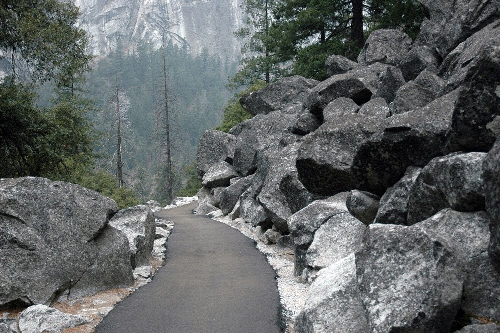 [3-Yosemite.JPG]