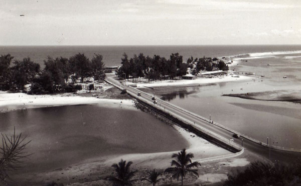 [A-ponte-para-a-a-Ilha-1960.jpg]